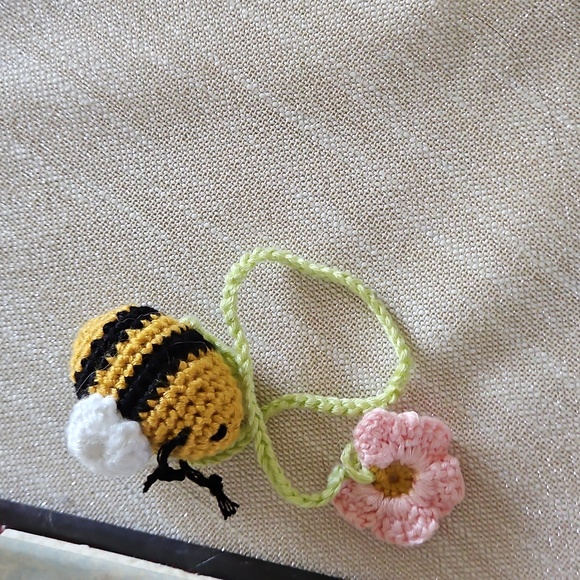 Handmade Bee Bookmark - Picture 4 of 6